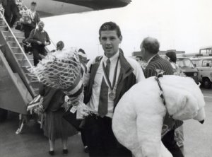 Leo Peelen keert in 1988 terug uit Seoul met een zilveren medaille